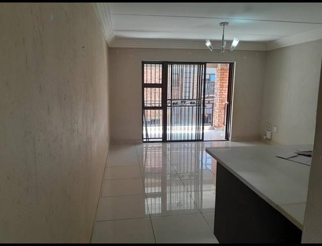 2 BEDROOM APARTMENT FOR SALE IN RAVENSWOOD